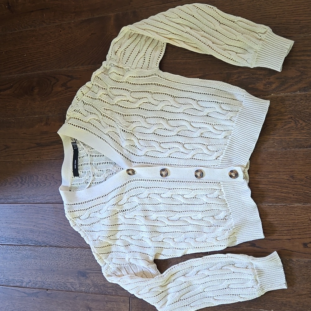 Vero Moda Clementine Cardigan Sweater- Cream size medium - like new!